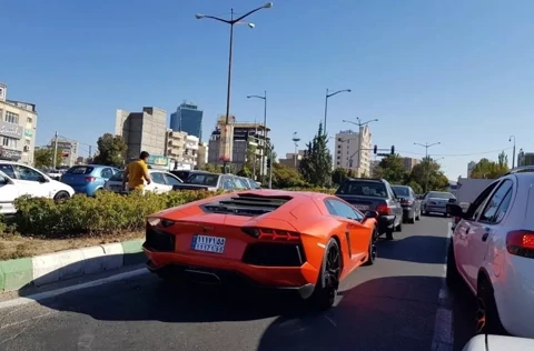 پایان بلاتکلیفی؛ خودروهای لوکس از مناطق آزاد به سرزمین اصلی می‌آیند