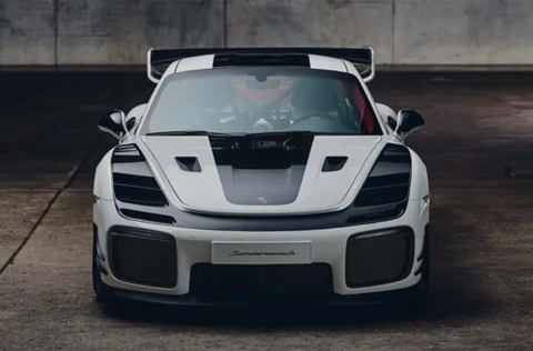 پورشه مدل 911 GT2 RS را به مدل کلاسیک و در عین حال مدرن تبدیل کرد