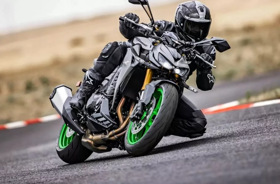 کاوازاکی Z1100 و Z1100 SE مدل 2026 معرفی شدند