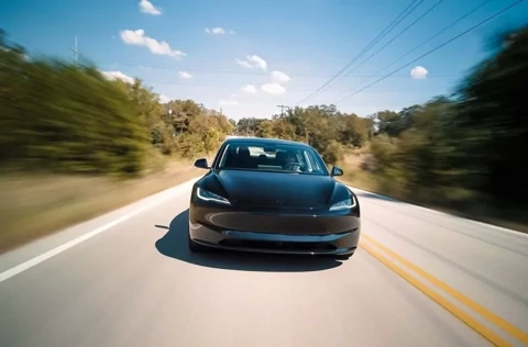 تیپ جدید تسلا مدل 3 استاندارد معرفی شد؛ ارزان‌تر اما با آپشن‌های کمتر