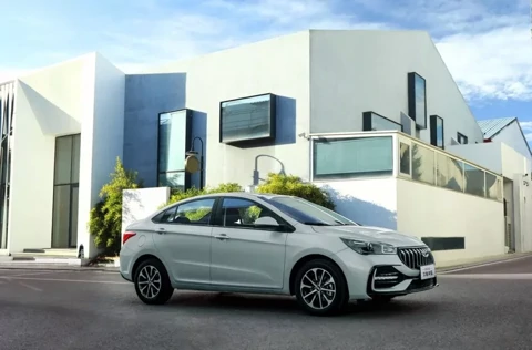 فروش ام وی ام M5 پرو در نمایندگی‌های مدیران خودرو شروع شد؛ آریزو 5 با گیربکس جدید