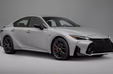 لکسوس IS مدل 2026 به بازار آمد؛ عرضه تنها با موتور 6 سیلندر تنفس طبیعی