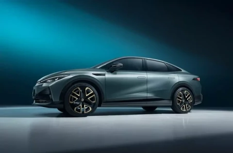 فولکس واگن ID.Unyx 07 به بازار می‌آید؛ ثمره همکاری آلمانی-چینی با فناوری ایکس پنگ