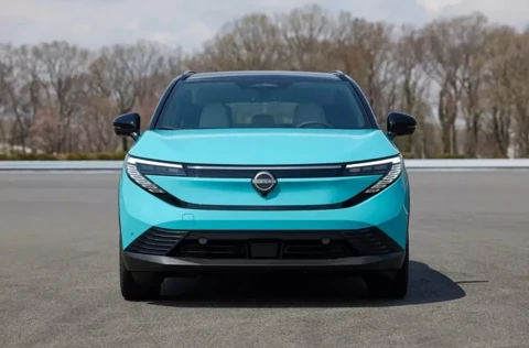 استلانتیس و نیسان، برندگان بزرگ صنعت خودرو در سال 2025