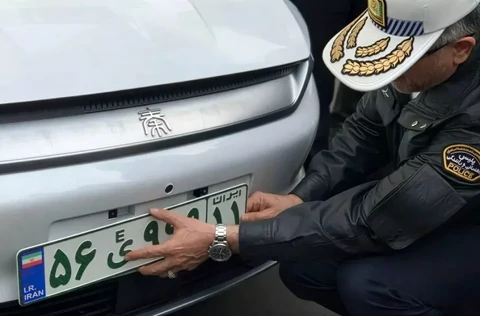 از پلاک اختصاصی خودروهای برقی و هیبریدی رونمایی شد