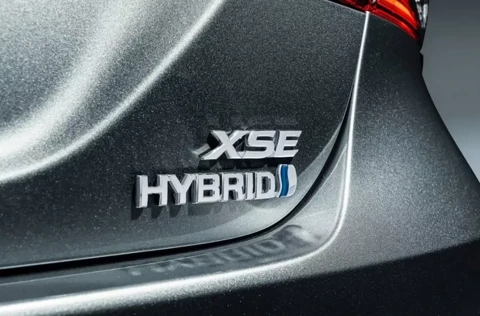 چرخش استراتژیک تویوتا برای تسخیر بازار خودروهای هیبریدی و عبور از تمام برقی‌ها