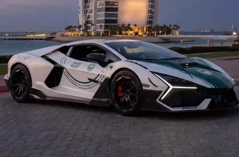 لامبورگینی روئلتو منصوری در ناوگان پلیس دبی؛ هیولای کربنی 1001 اسب‌بخاری