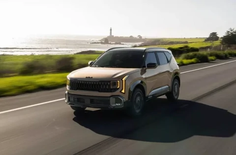 کیا با دست پر به نیویورک آمد؛ رونمایی از مدل‌های 2027 سلتوس و کراس‌اوور برقی EV3