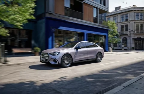 مرسدس بنز C400 4MATIC رونمایی شد؛ اولین کلاس C تمام الکتریکی تاریخ